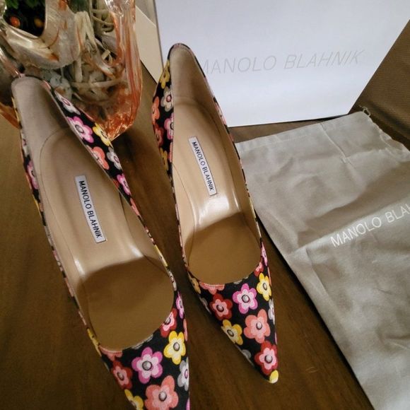 New Manolo Blahnik BB Floral Pumps - Picture 4 of 10